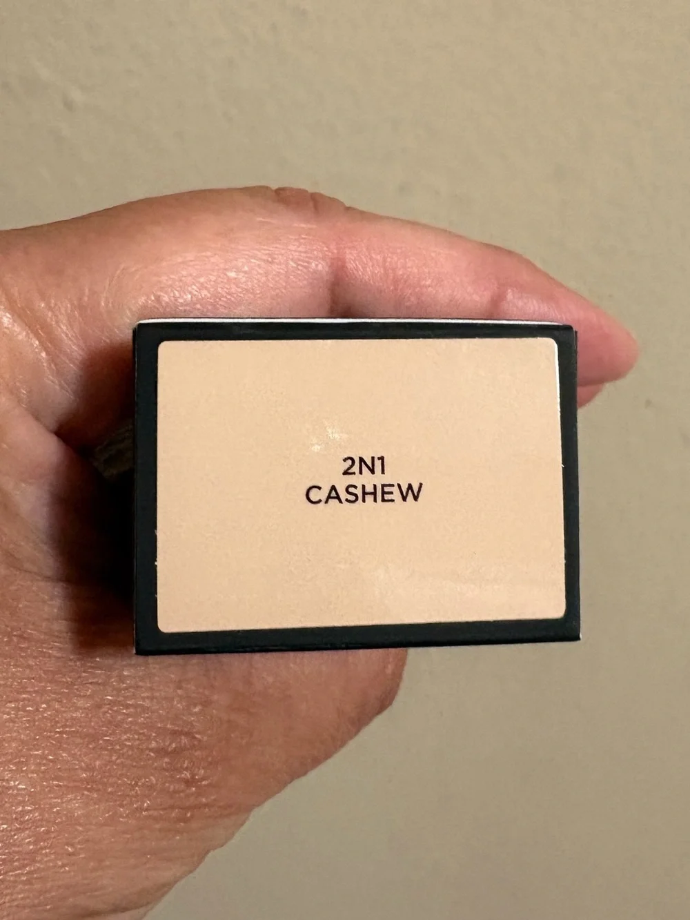 Laura Mercier Real Flawless Weightless Perfecting Foundation 2N1 • CASHEW New